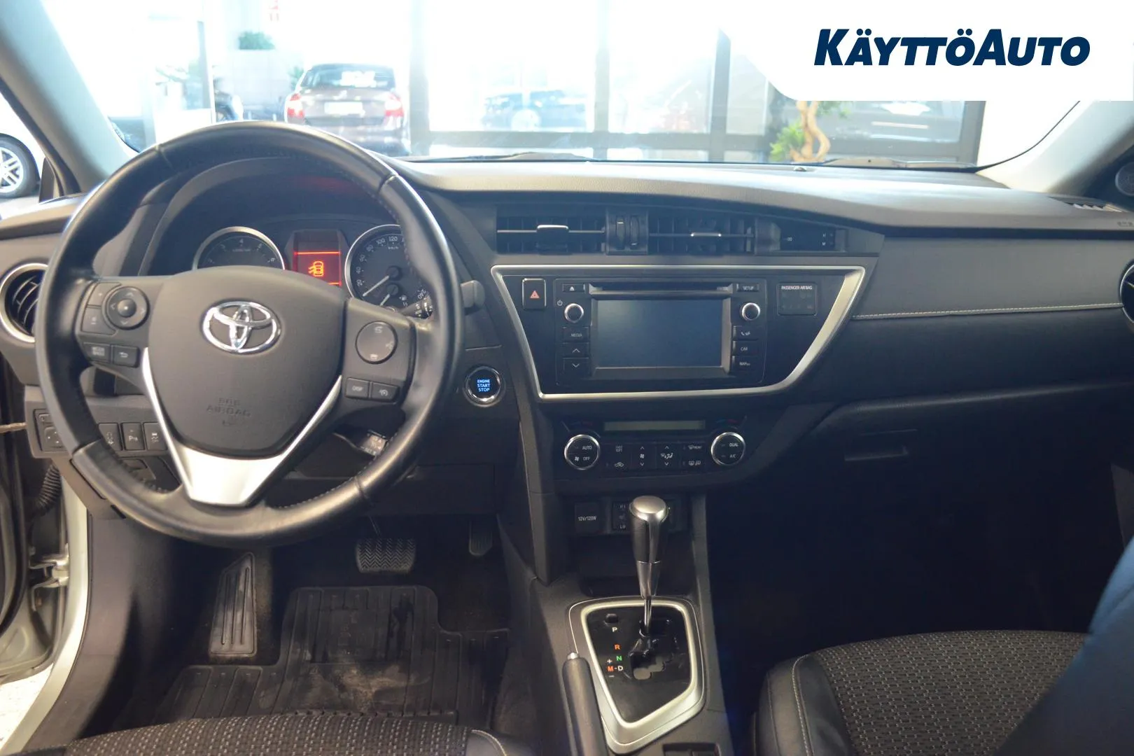 TOYOTA Auris OUR-195 carousel image