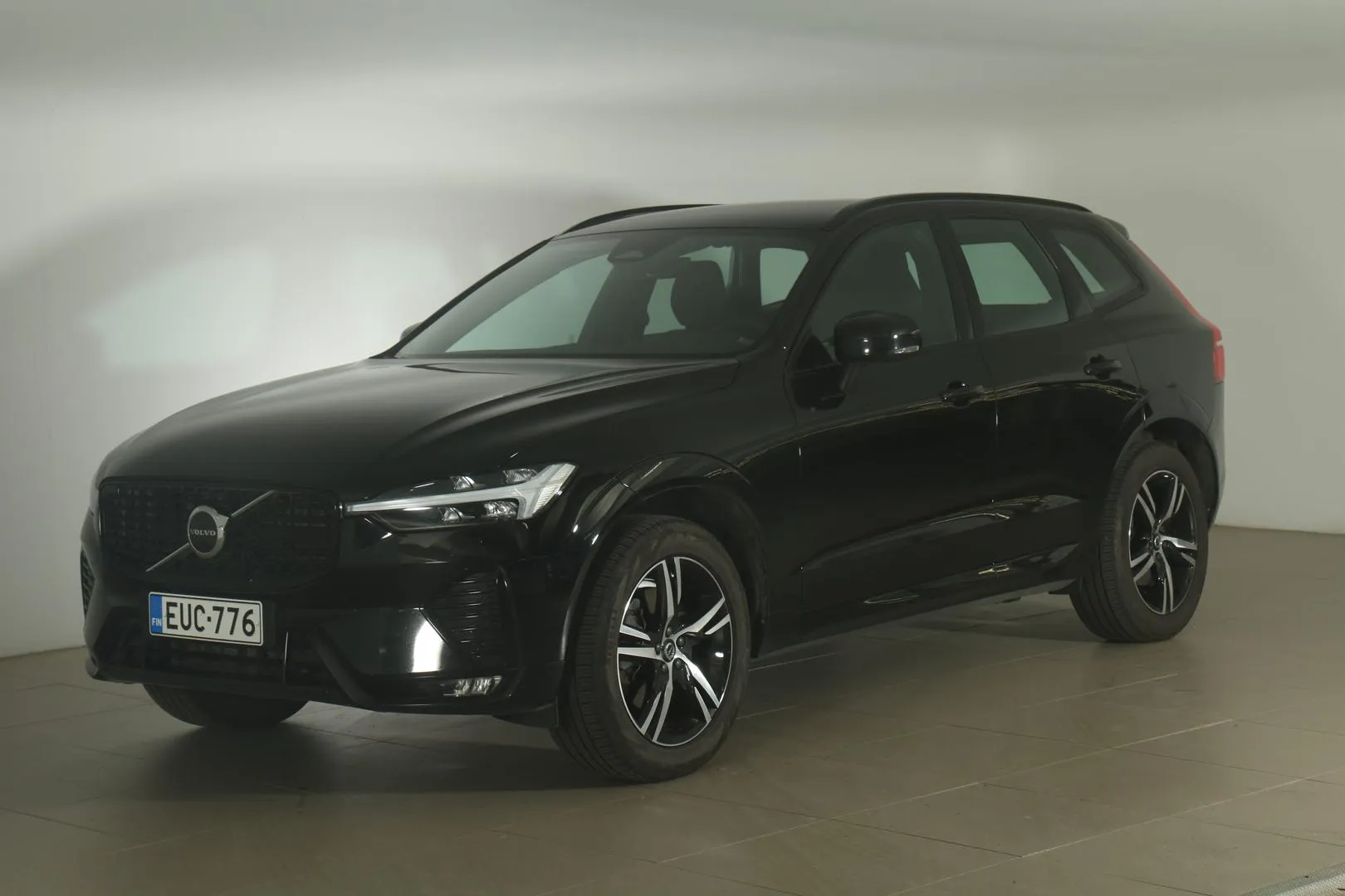 VOLVO XC60 EUC-776 carousel image