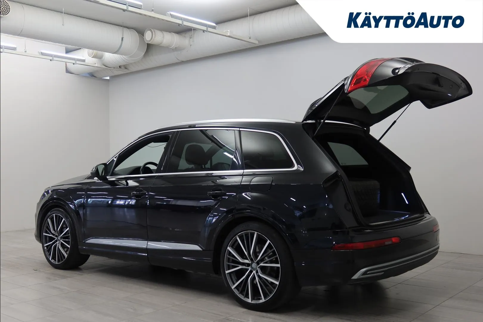 AUDI Q7 OZP-865 carousel image