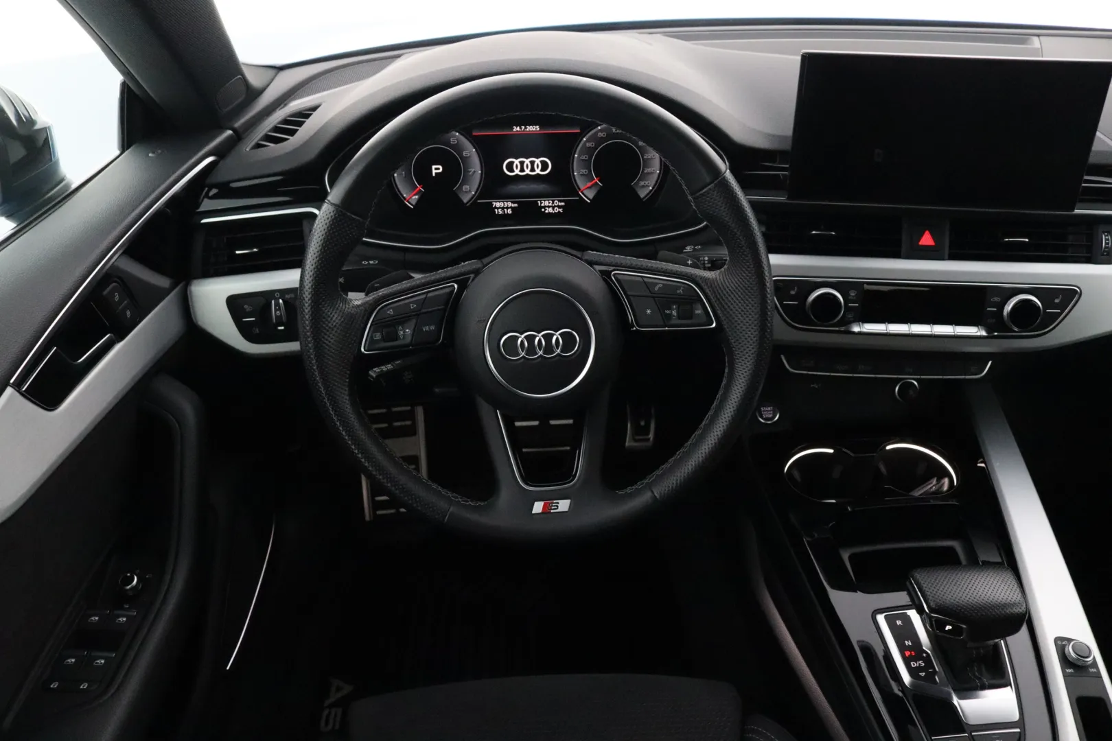 AUDI A5 JMI-569 carousel image