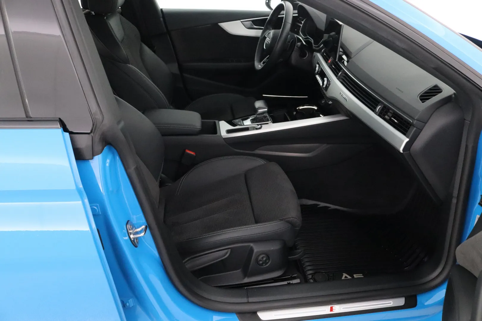 AUDI A5 JMI-569 carousel image