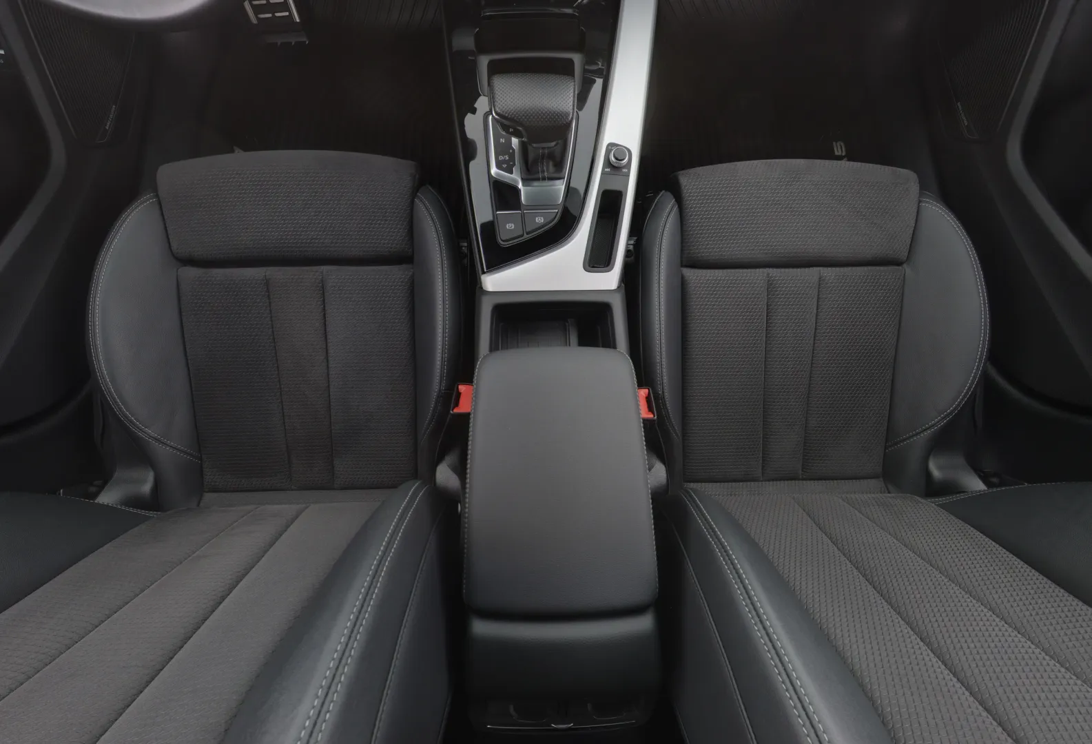 AUDI A5 JMI-569 carousel image