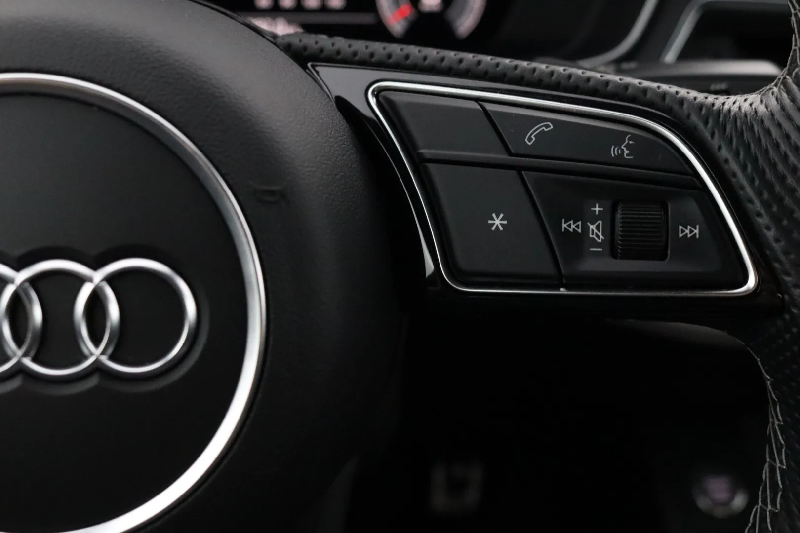 AUDI A5 JMI-569 carousel image