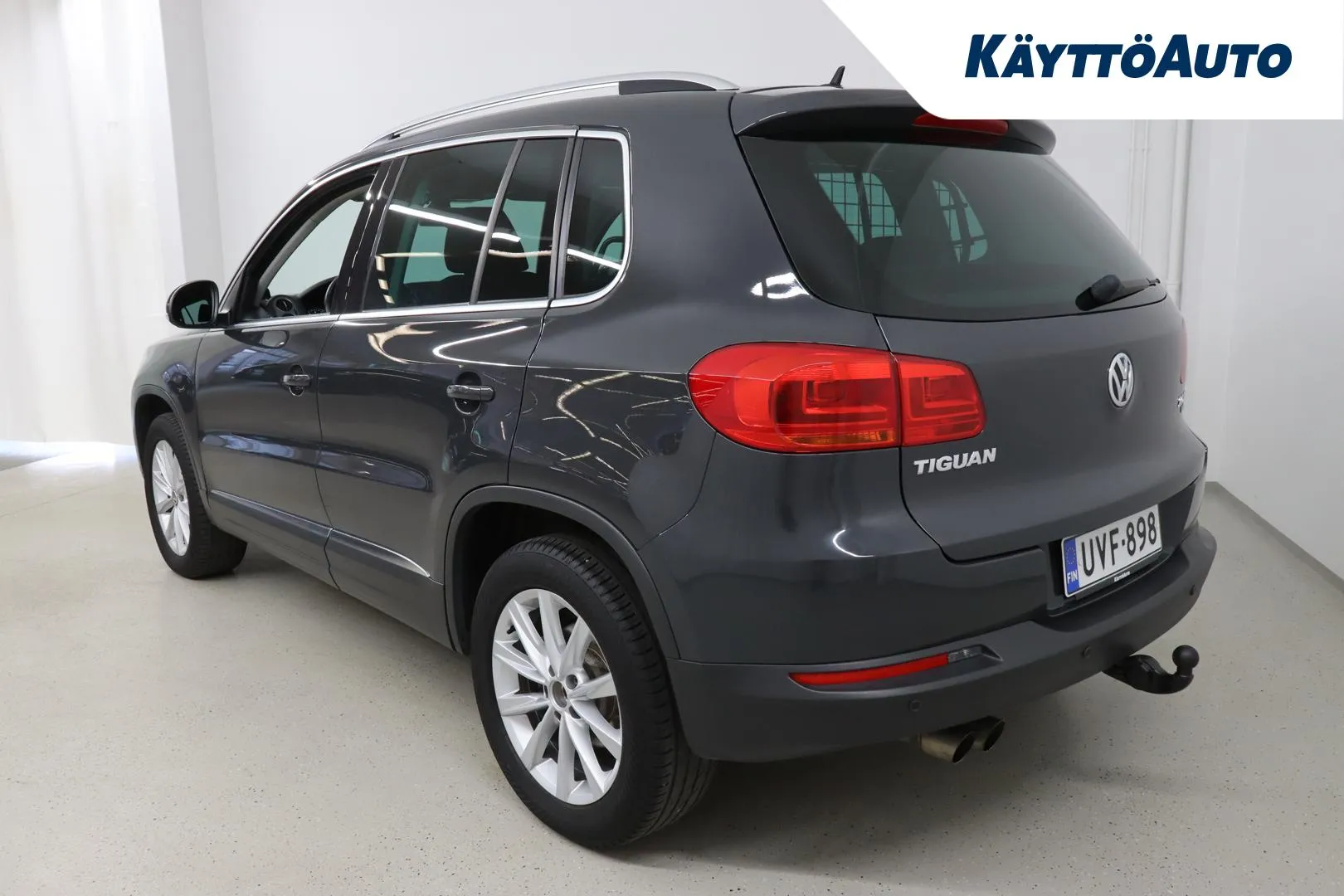 Volkswagen Tiguan UVF-898 carousel image