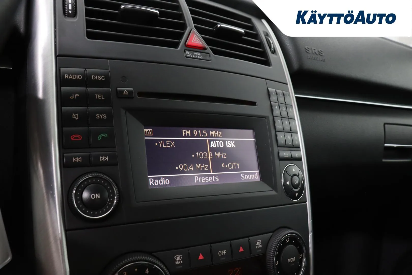 Mercedes-Benz B XPE-765 carousel image