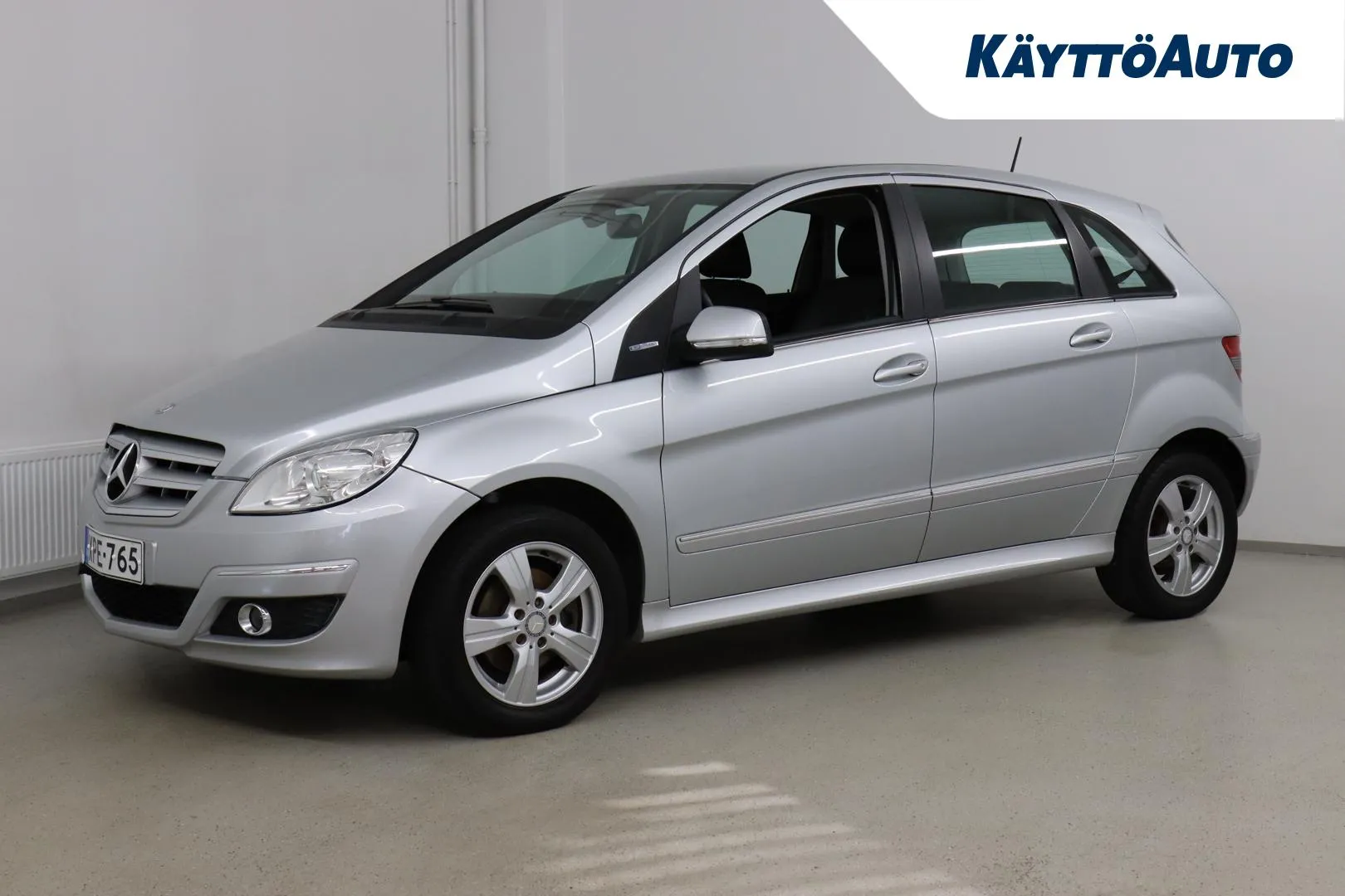 Mercedes-Benz B XPE-765 carousel image