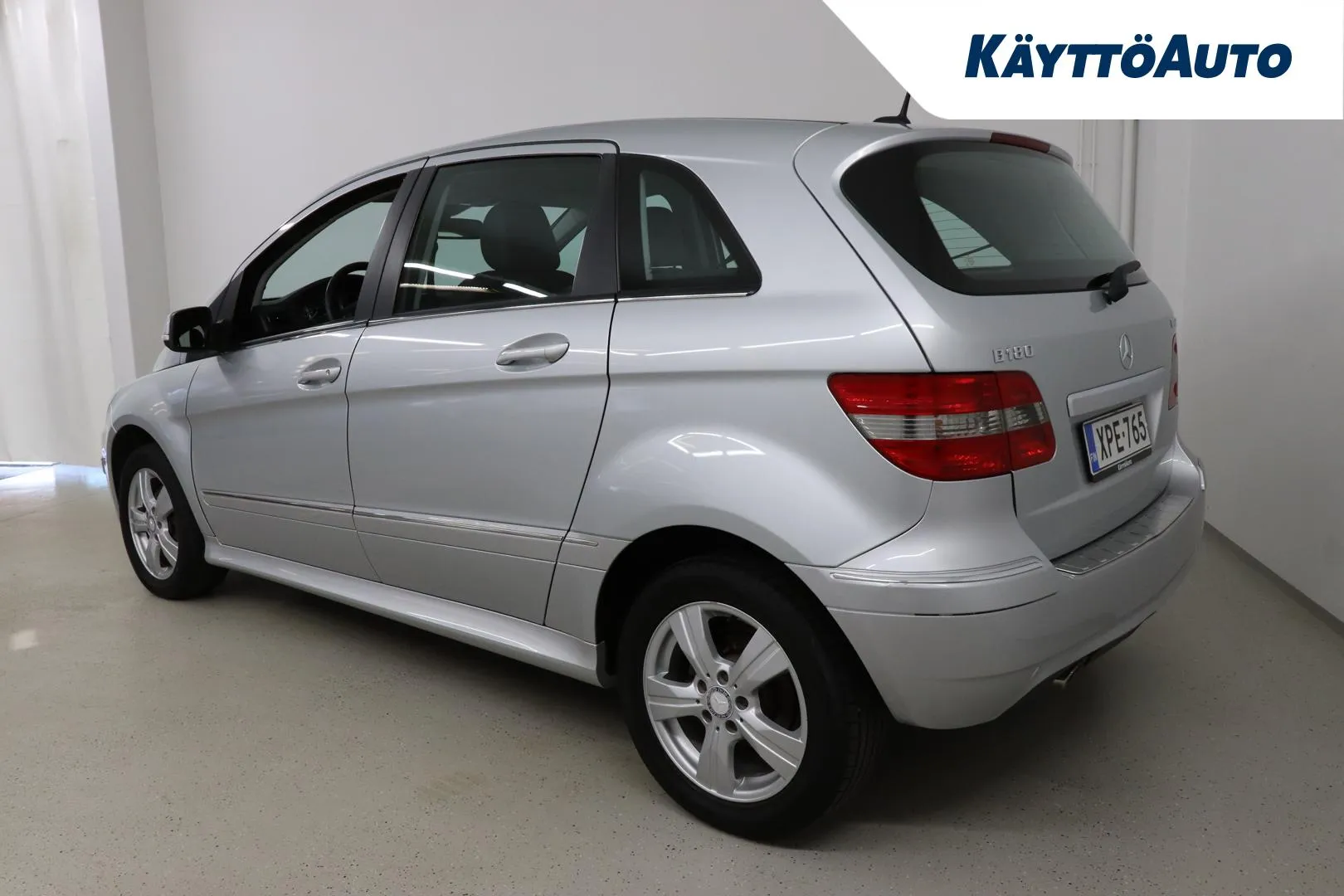 Mercedes-Benz B XPE-765 carousel image