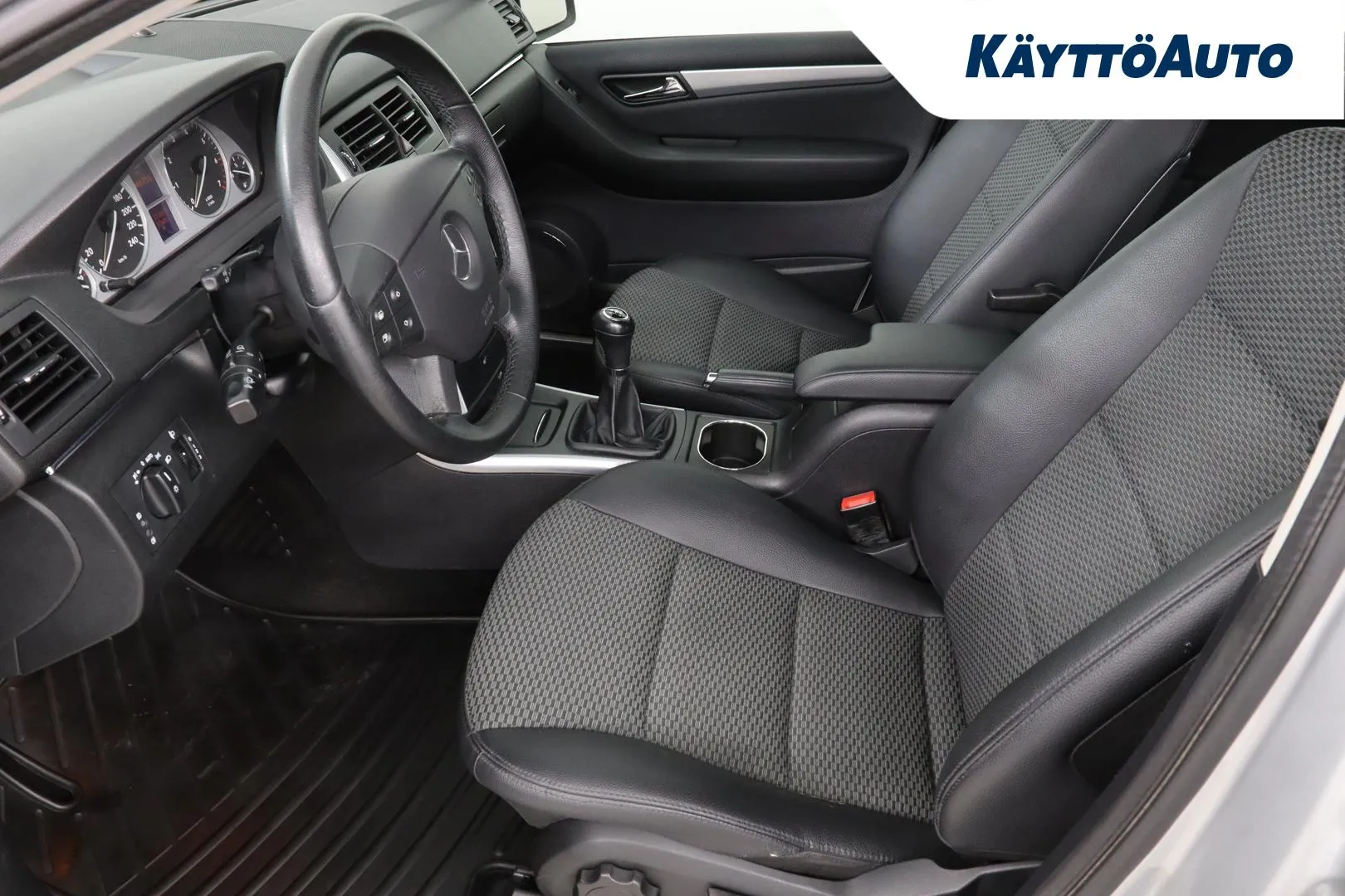 Mercedes-Benz B XPE-765 carousel image