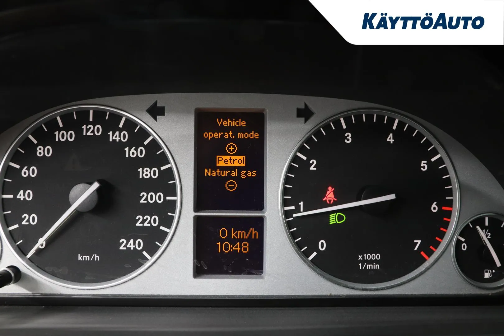Mercedes-Benz B XPE-765 carousel image