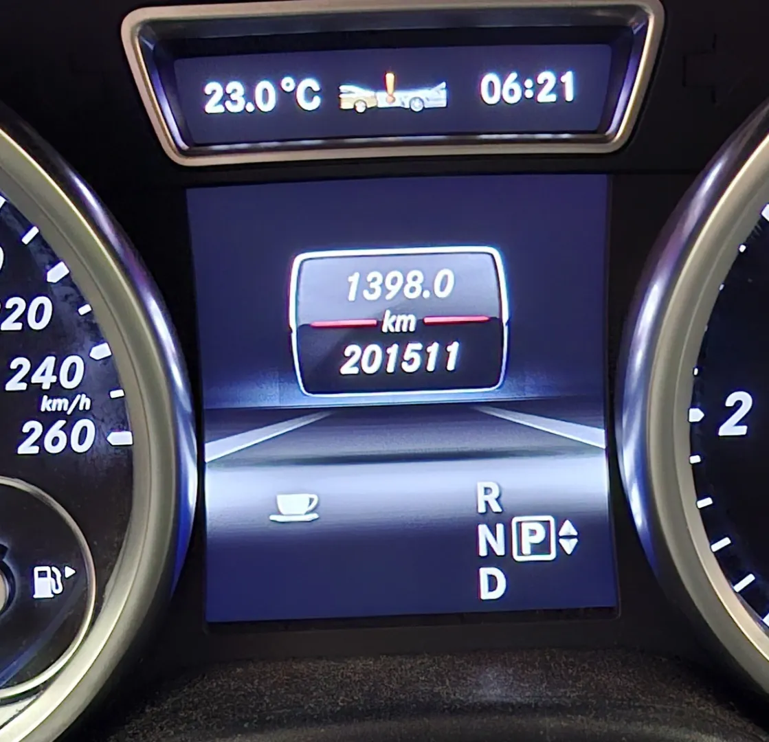 Mercedes-Benz ML JJJ-777 carousel image