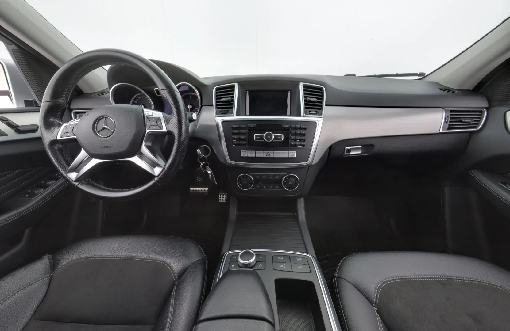 MERCEDES-BENZ ML JJJ-777 carousel image