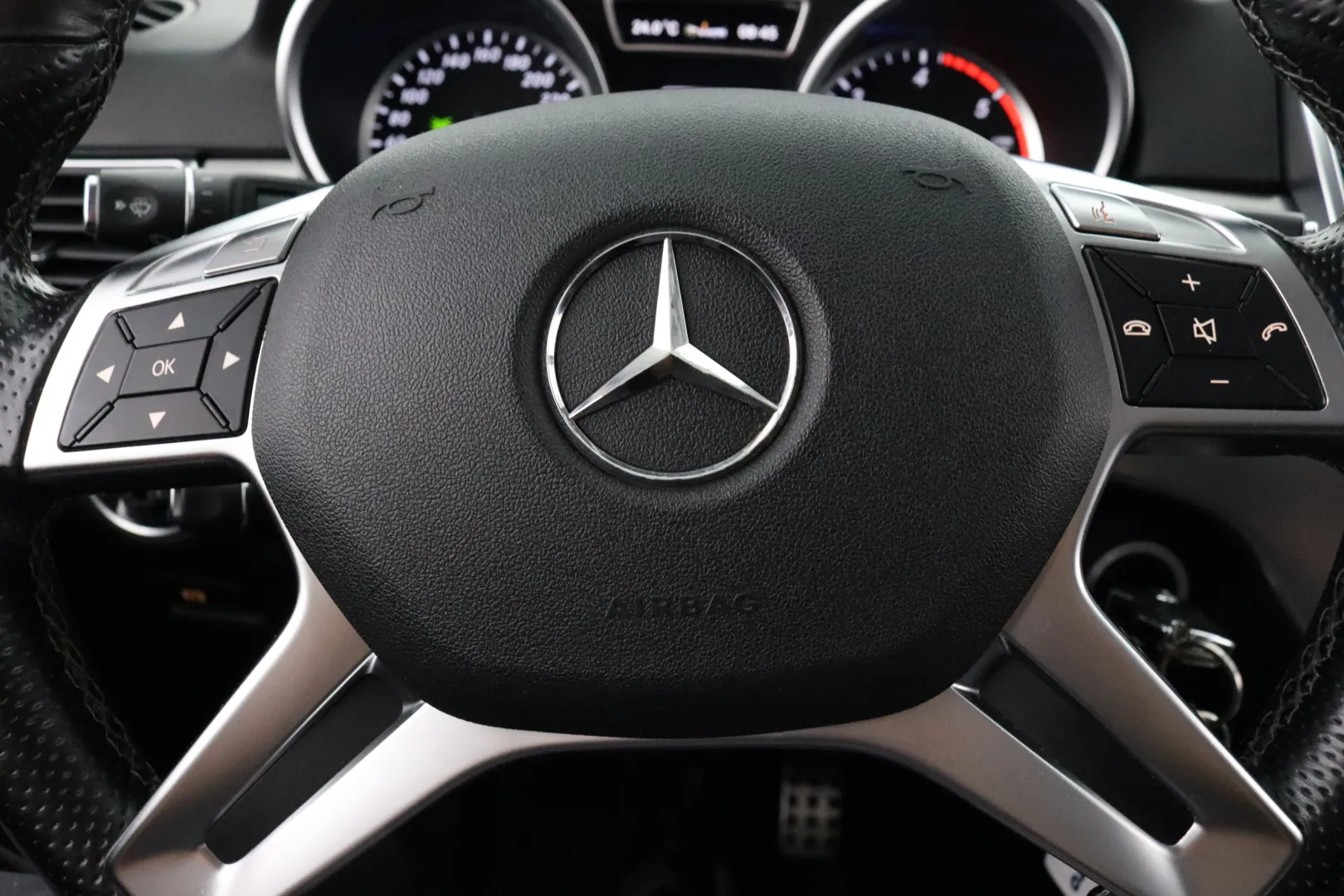 MERCEDES-BENZ ML JJJ-777 carousel image