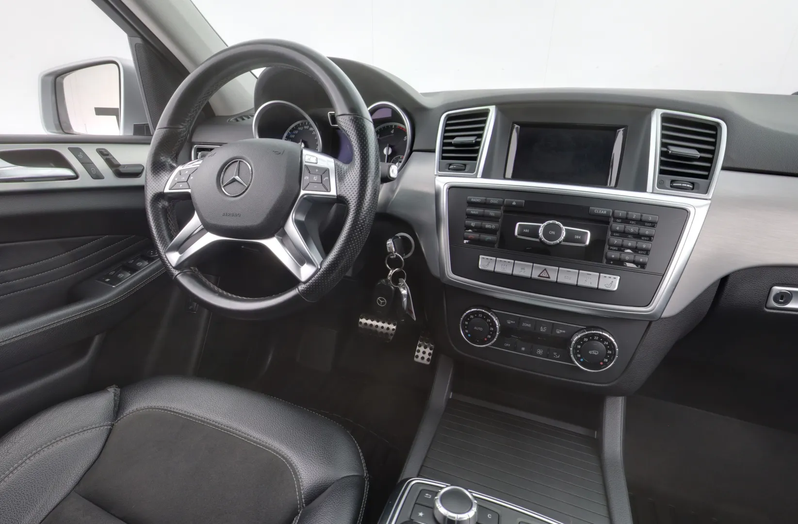 MERCEDES-BENZ ML JJJ-777 carousel image