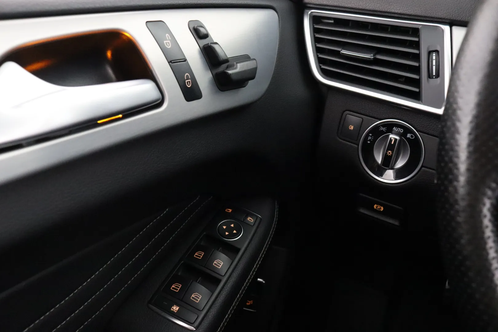 MERCEDES-BENZ ML JJJ-777 carousel image