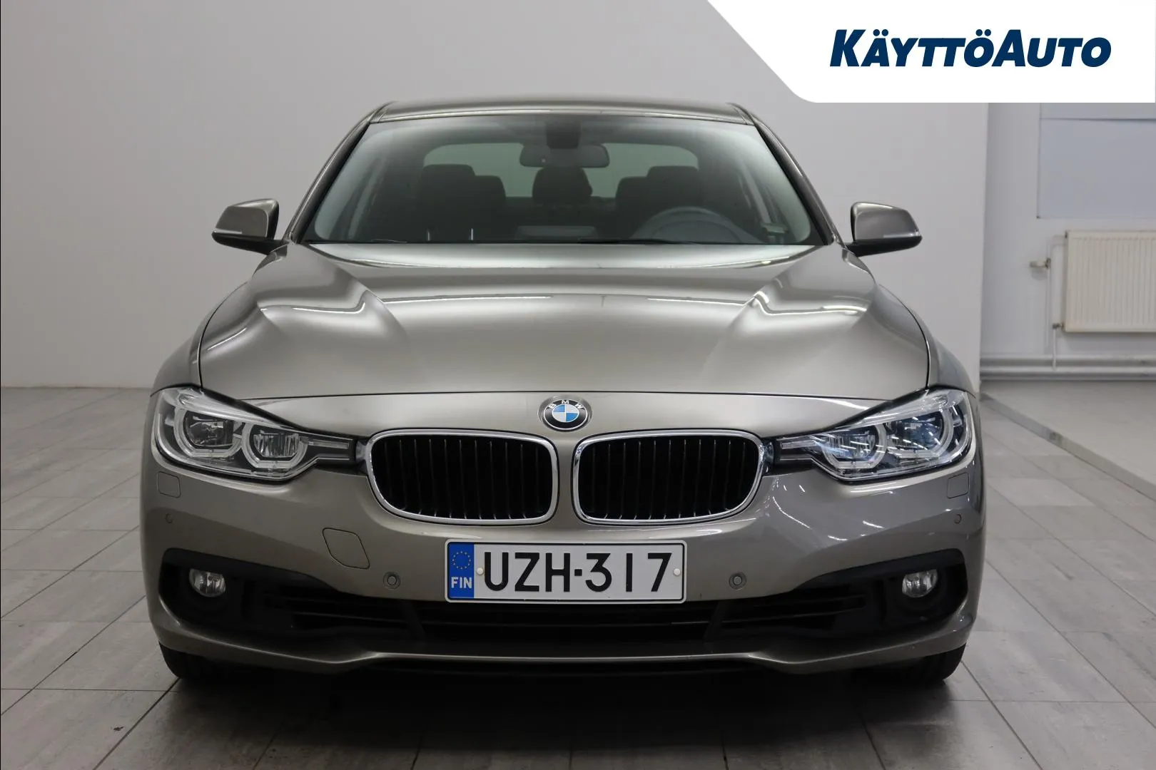 BMW 320 UZH-317 carousel image