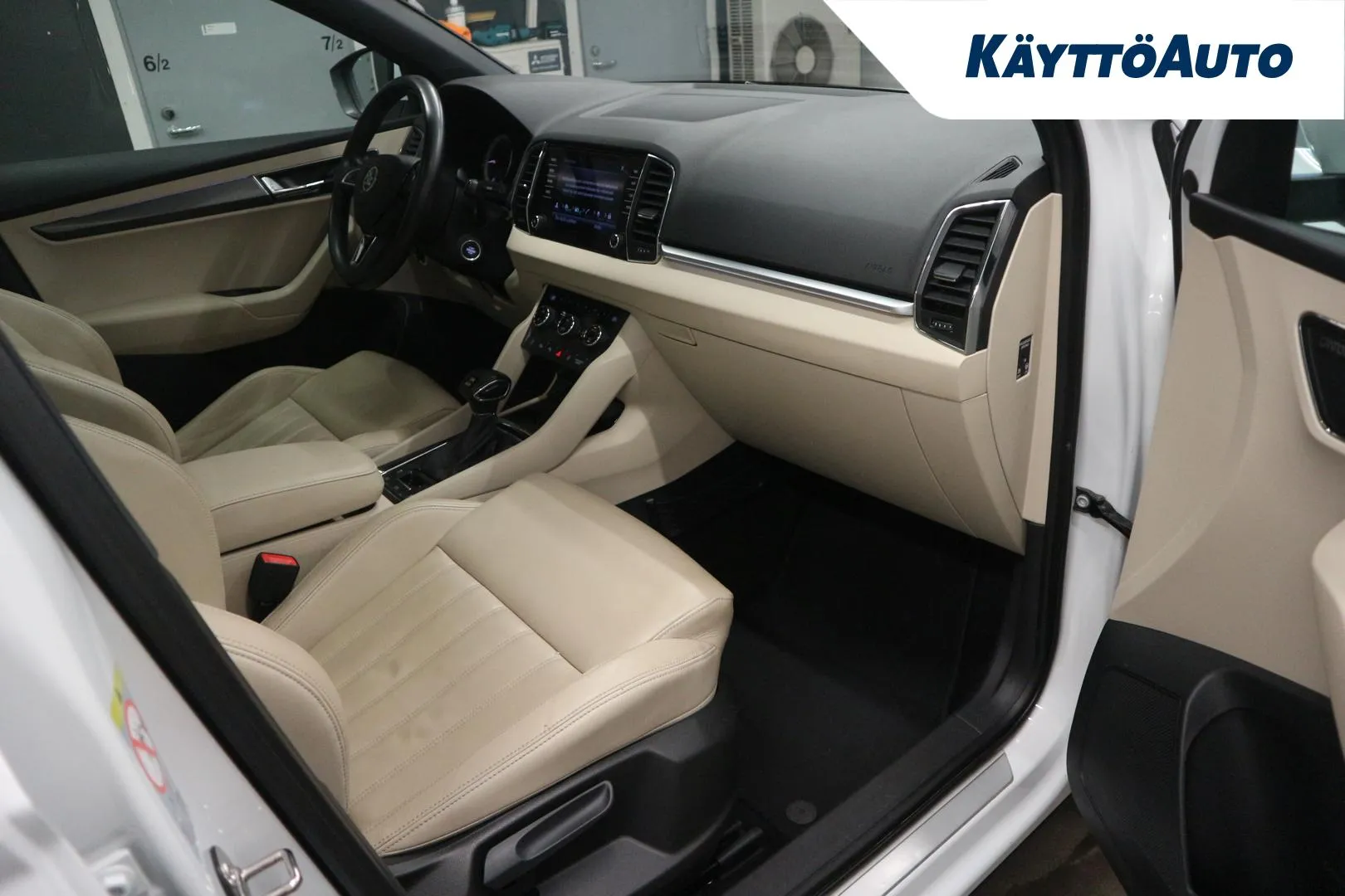 SKODA Karoq SXZ-219 carousel image