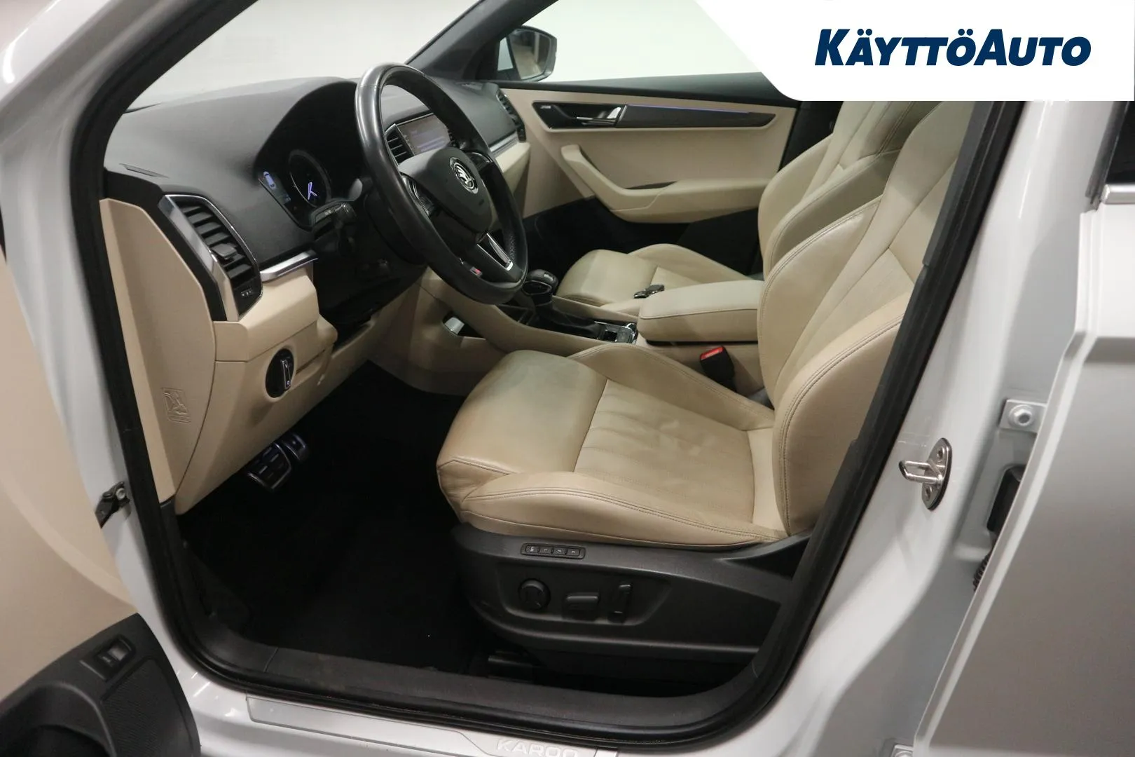 SKODA Karoq SXZ-219 carousel image