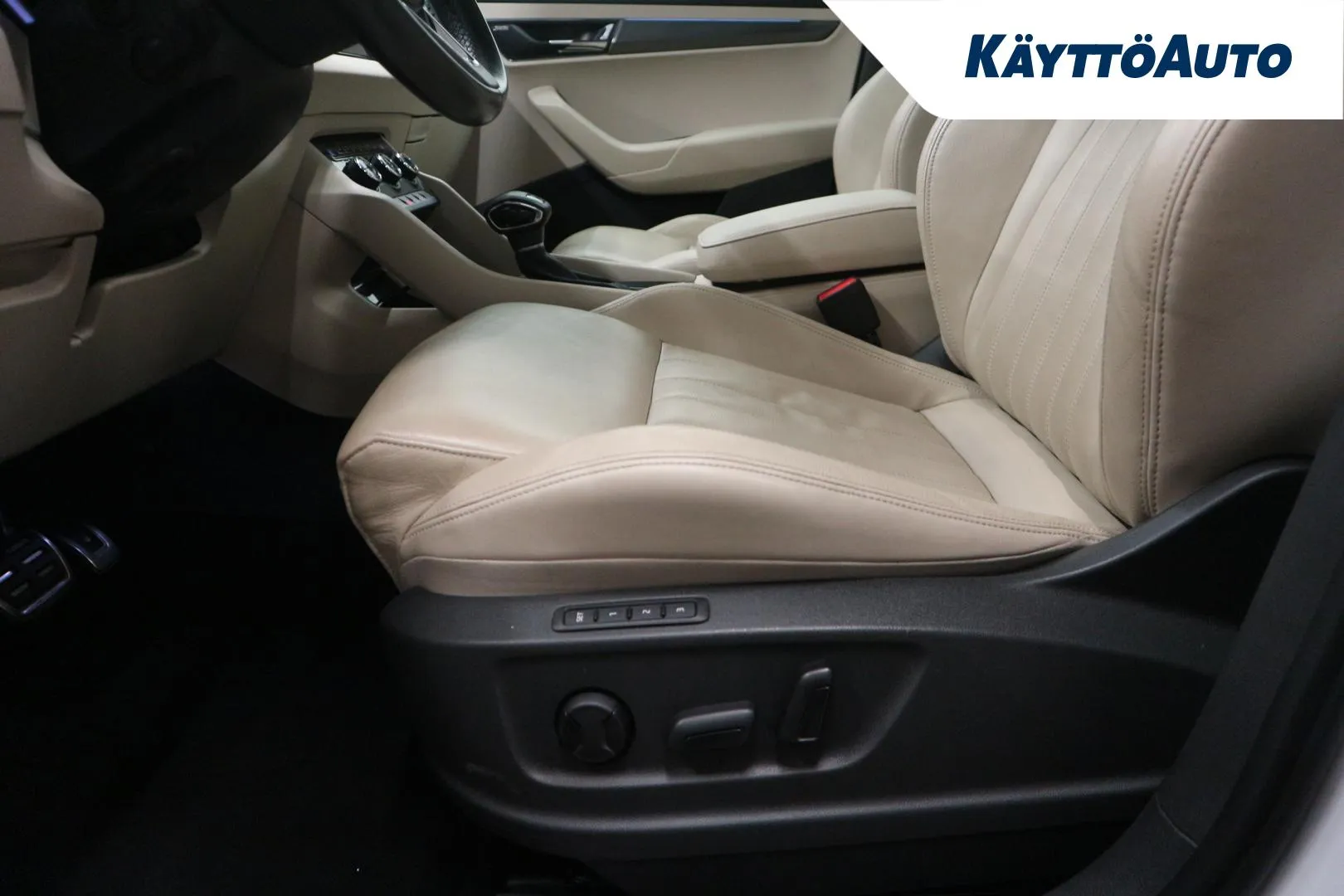 SKODA Karoq SXZ-219 carousel image