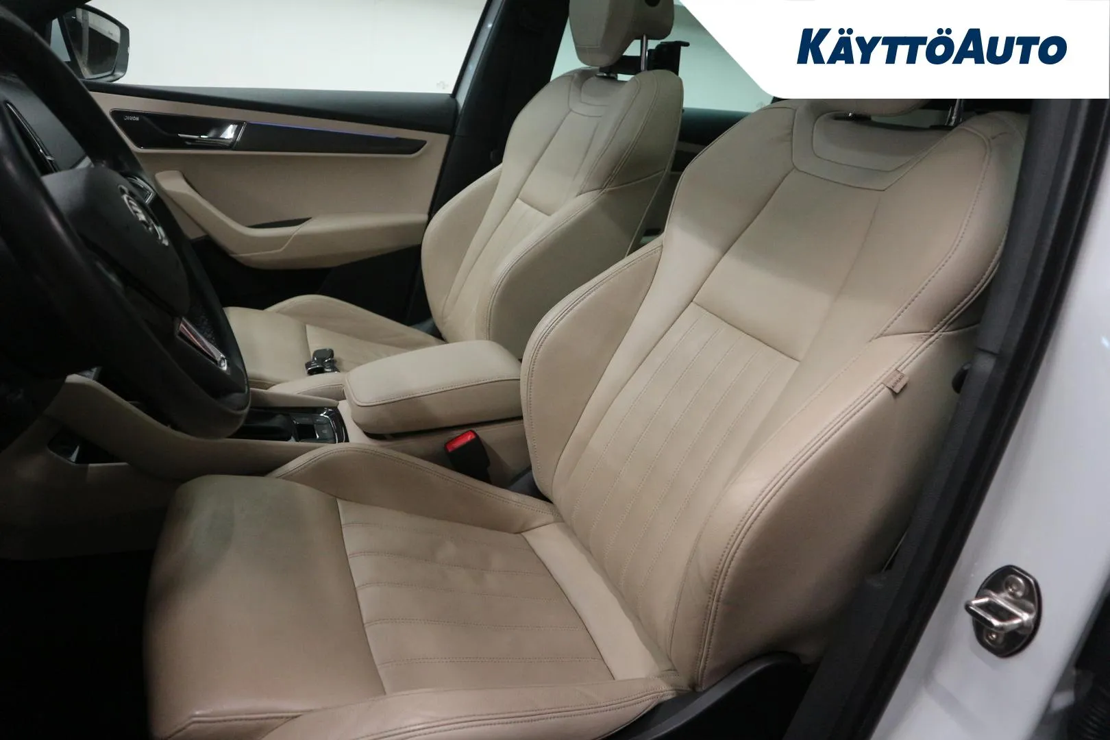 SKODA Karoq SXZ-219 carousel image