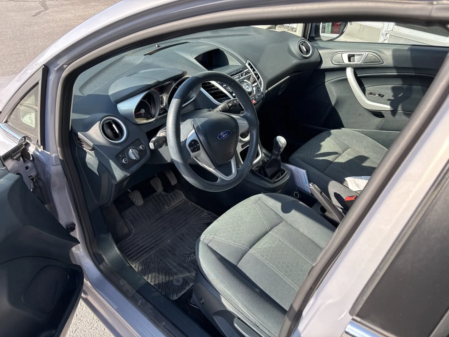FORD Fiesta OTS-737 carousel image