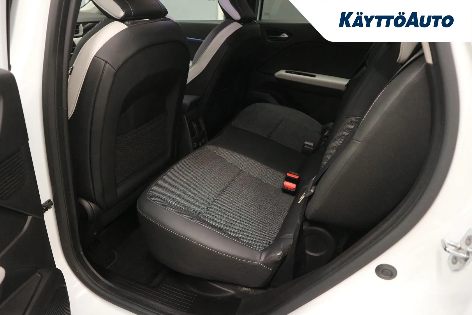 RENAULT Captur MYV-184 carousel image