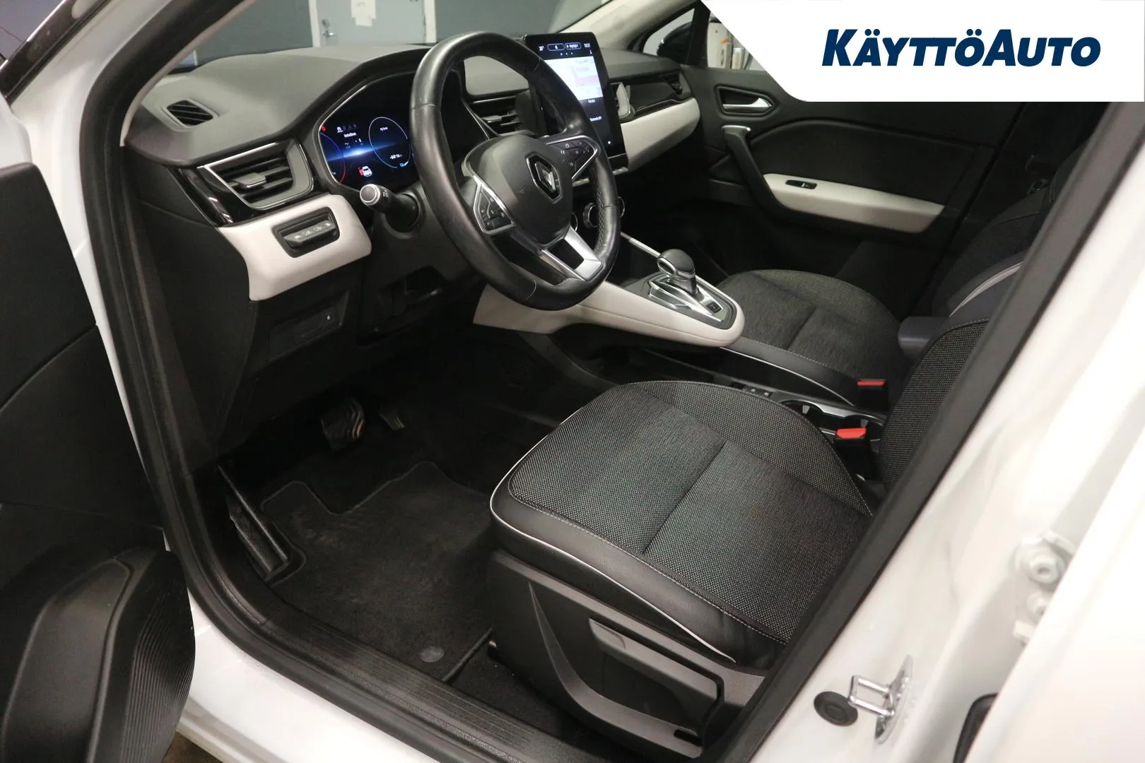 RENAULT Captur MYV-184 carousel image