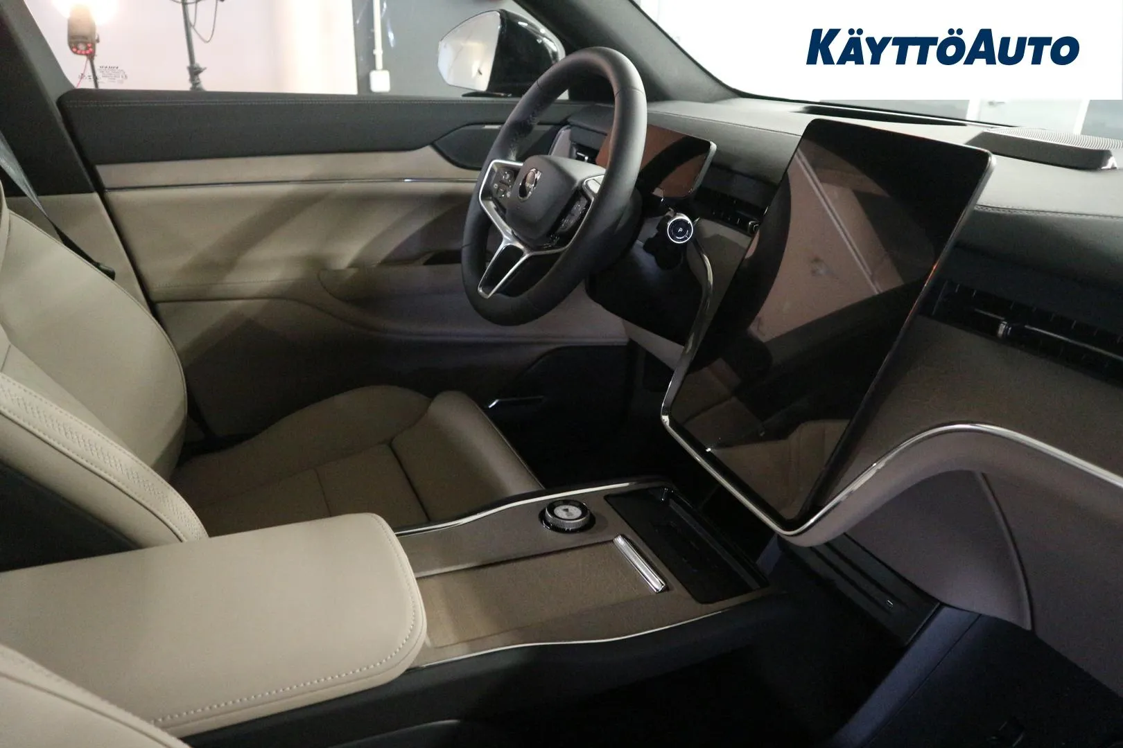 Volvo EX90 CSI-316 carousel image