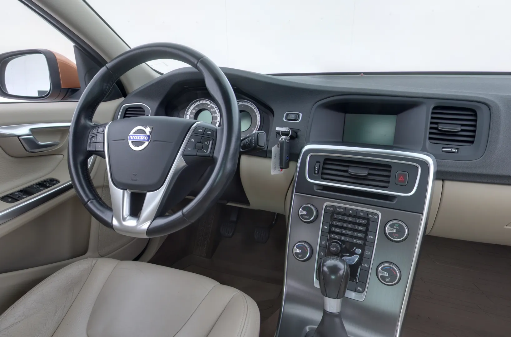 VOLVO S60 LZM-935 carousel image