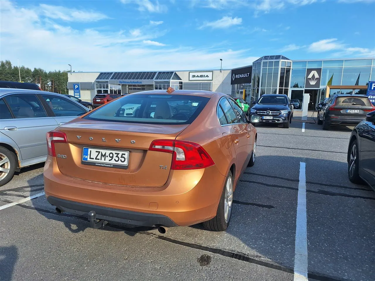 VOLVO S60 LZM-935 carousel image