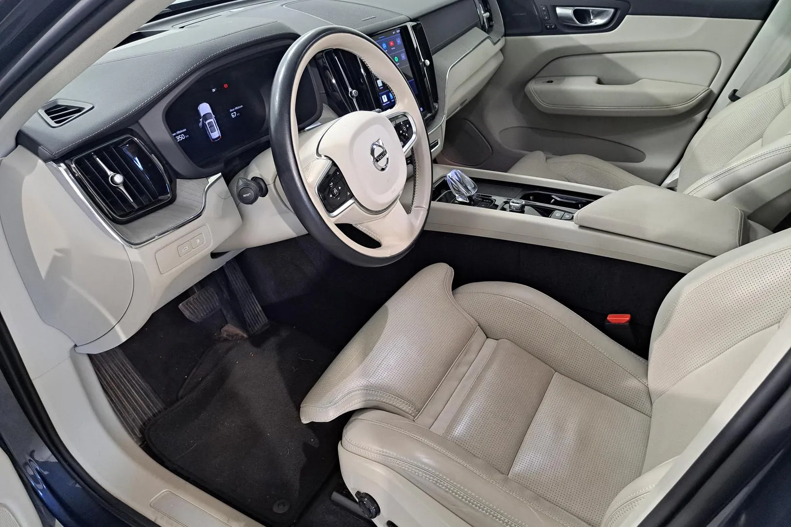 VOLVO XC60 FRF-737 carousel image
