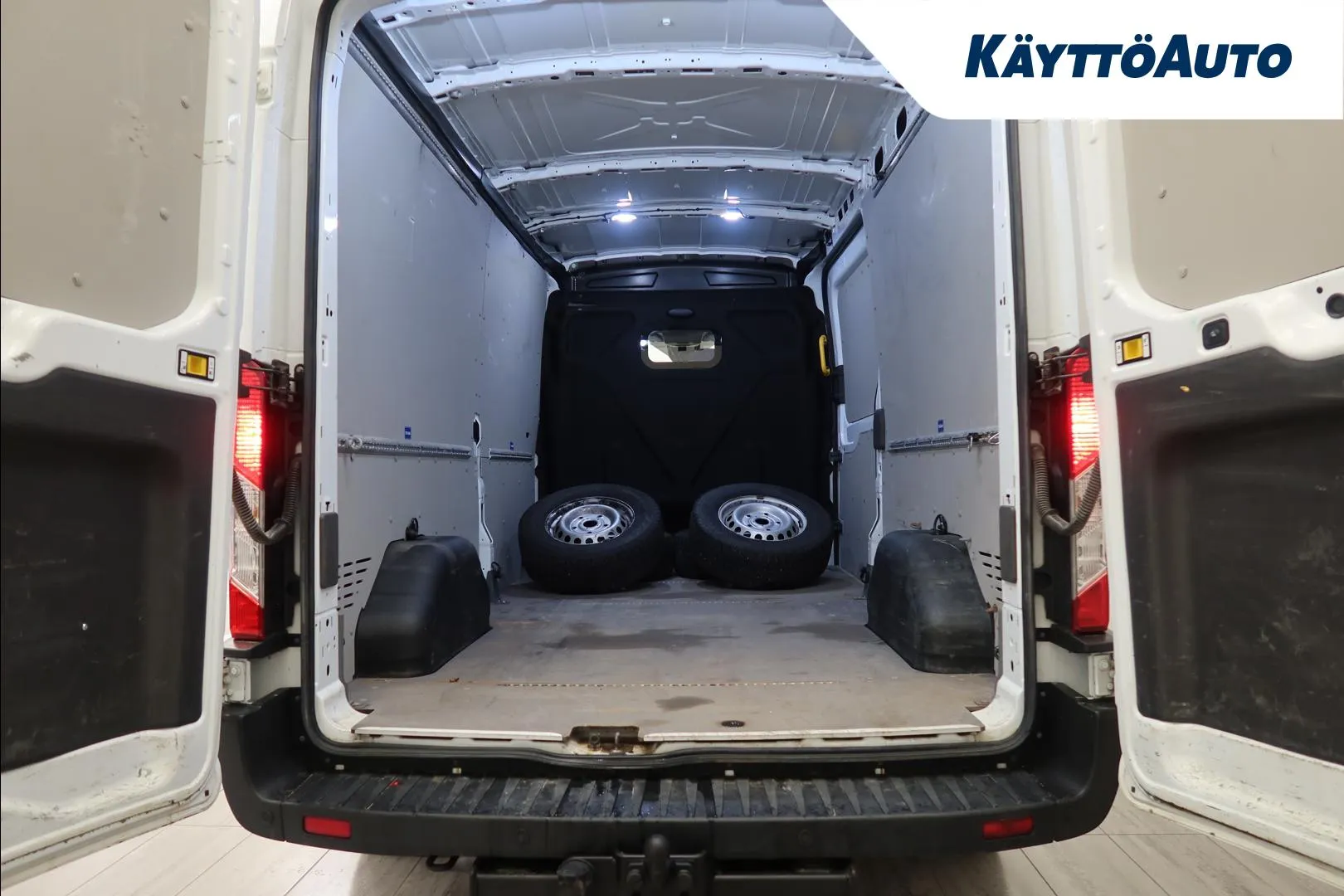 Ford Transit COU-578 carousel image