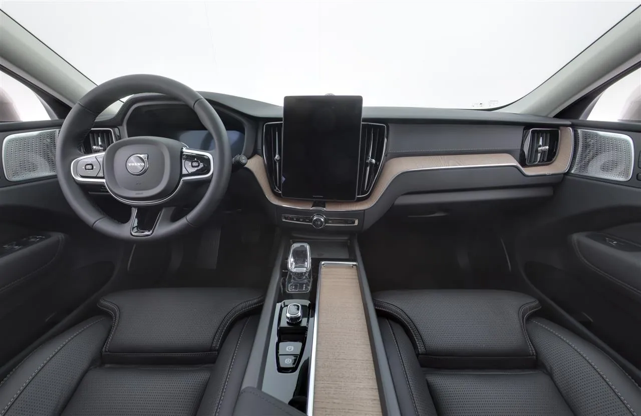 Volvo XC60 ISK-411 carousel image