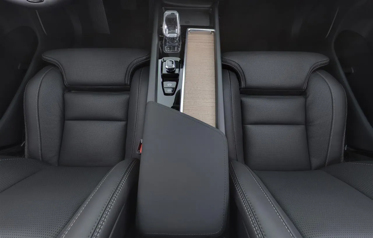 Volvo XC60 ISK-411 carousel image