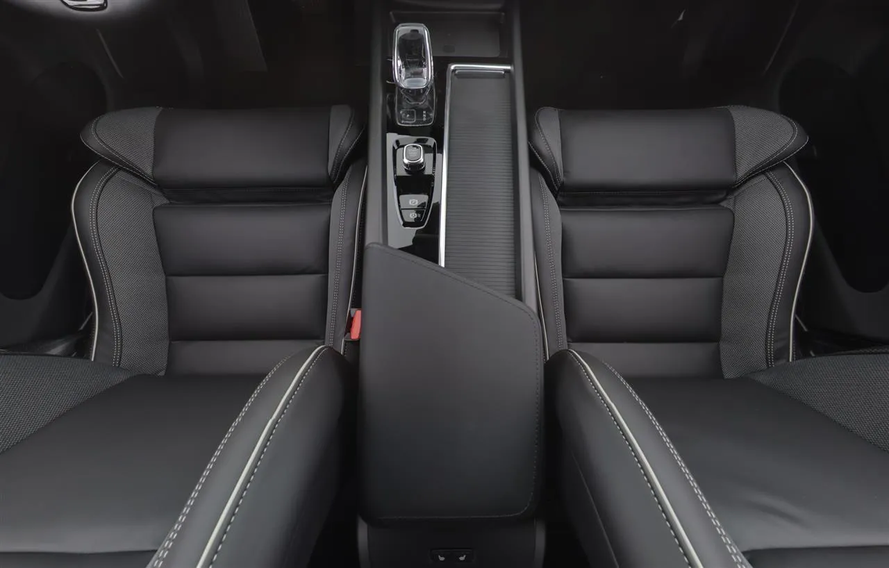 Volvo XC60 ISJ-273 carousel image