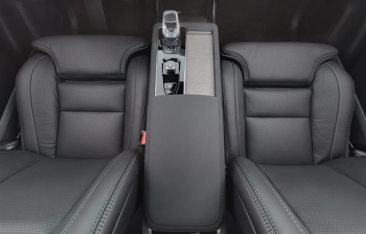 Volvo XC90 XTZ-267 carousel image