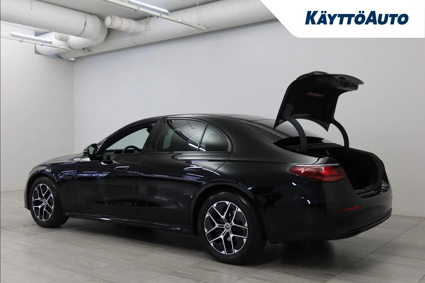 Mercedes-Benz E XVZ-455 carousel image
