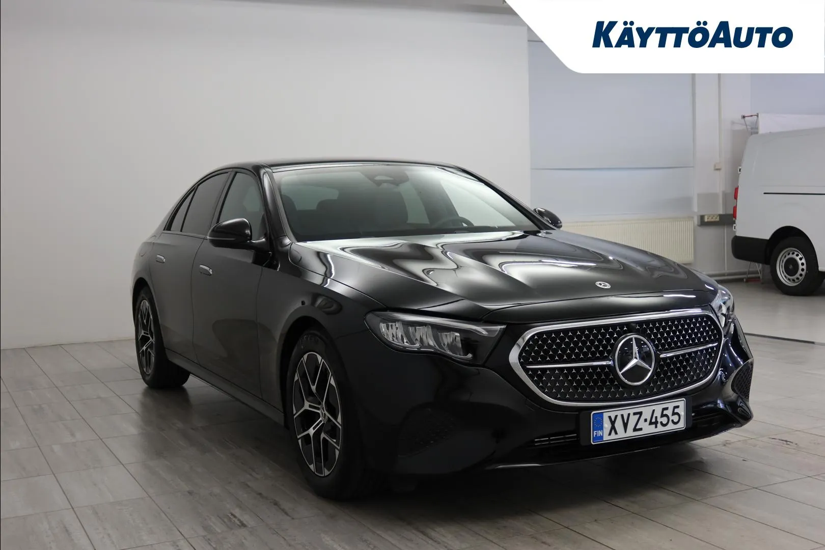 Mercedes-Benz E XVZ-455 carousel image