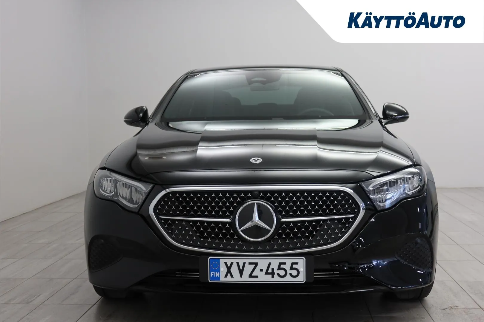 Mercedes-Benz E XVZ-455 carousel image