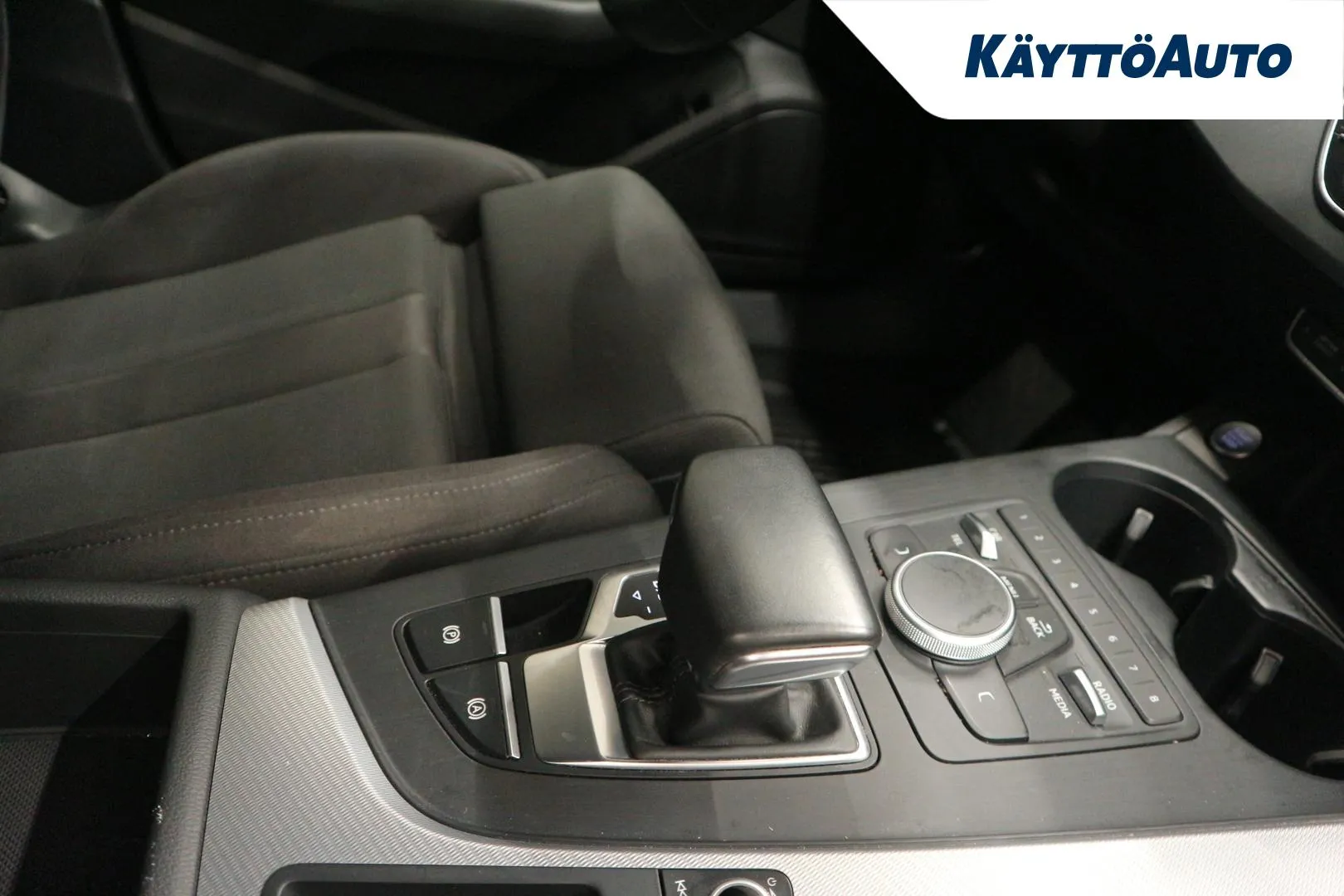 AUDI A4 JKS-840 carousel image