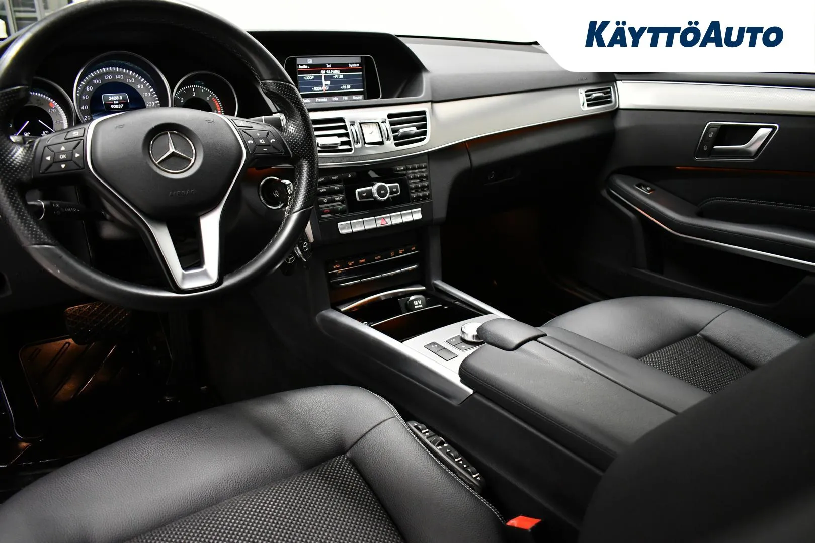 MERCEDES-BENZ E CRG-432 carousel image