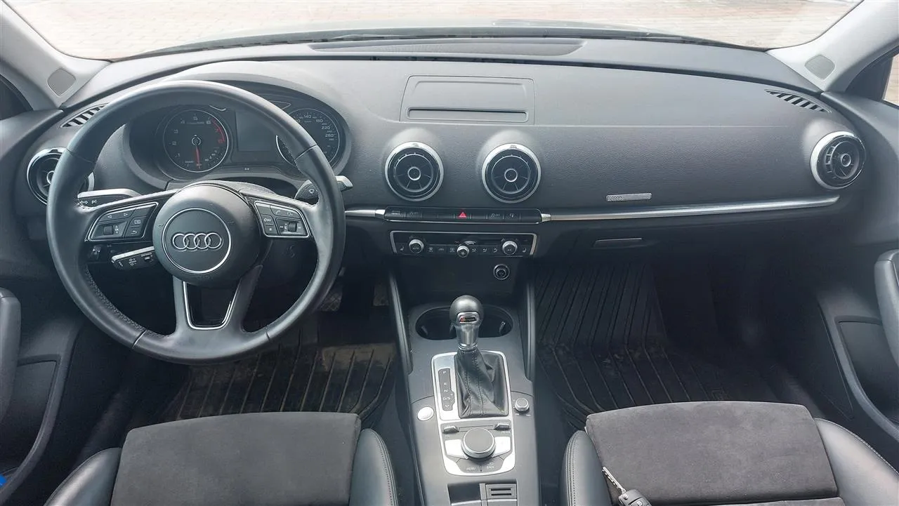 AUDI A3 YJH-893 carousel image