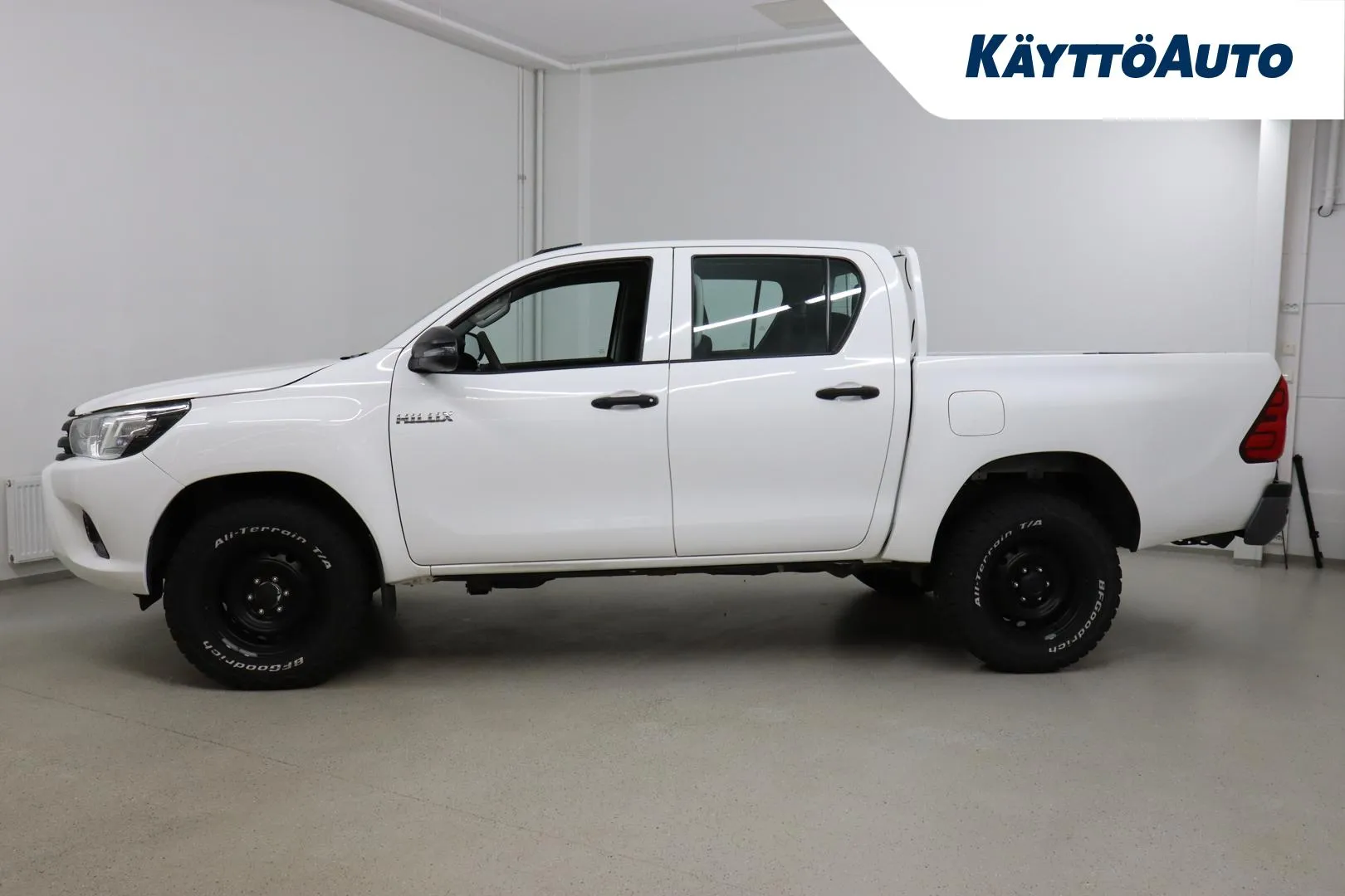 TOYOTA Hilux MYP-531 carousel image