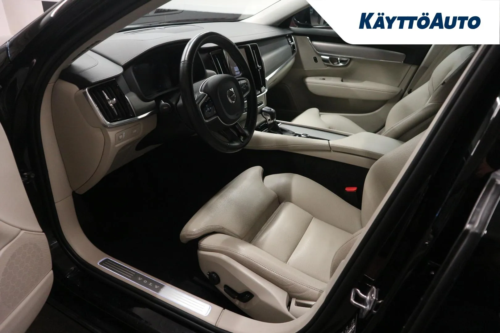 VOLVO V90 NLU-502 carousel image