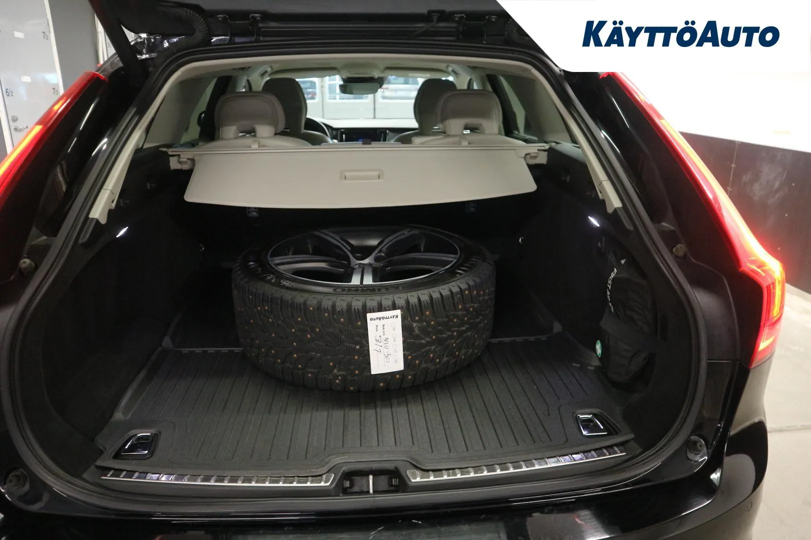 VOLVO V90 NLU-502 carousel image