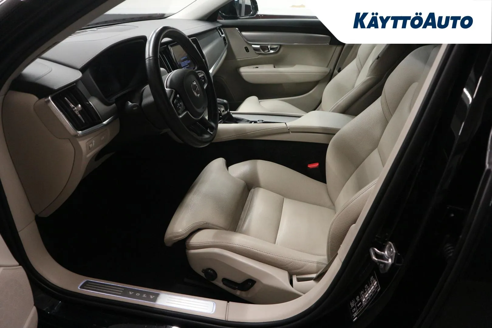 VOLVO V90 NLU-502 carousel image