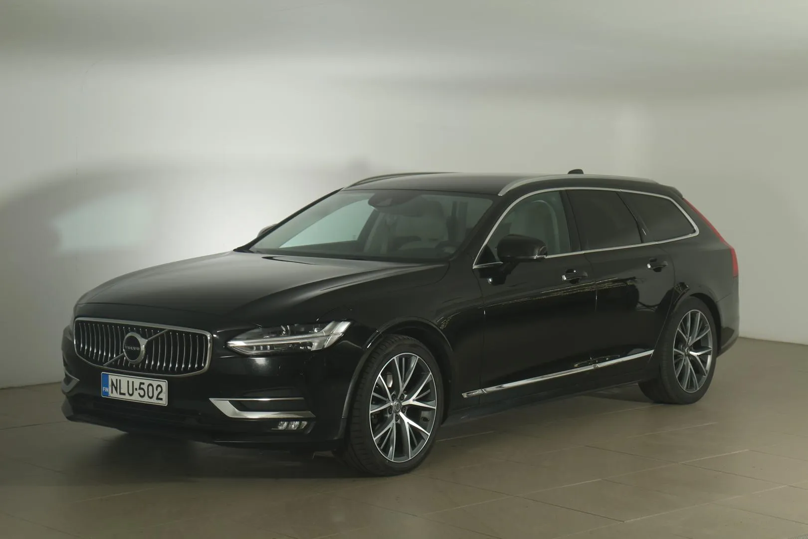 VOLVO V90 NLU-502 carousel image