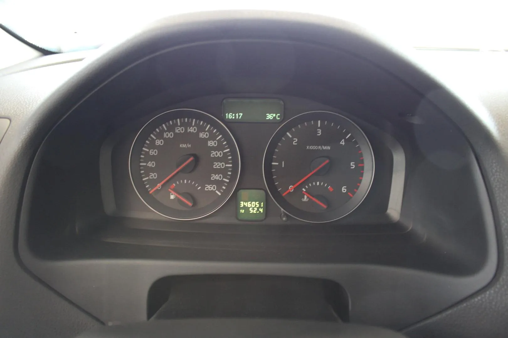 VOLVO V50 AOZ-451 carousel image