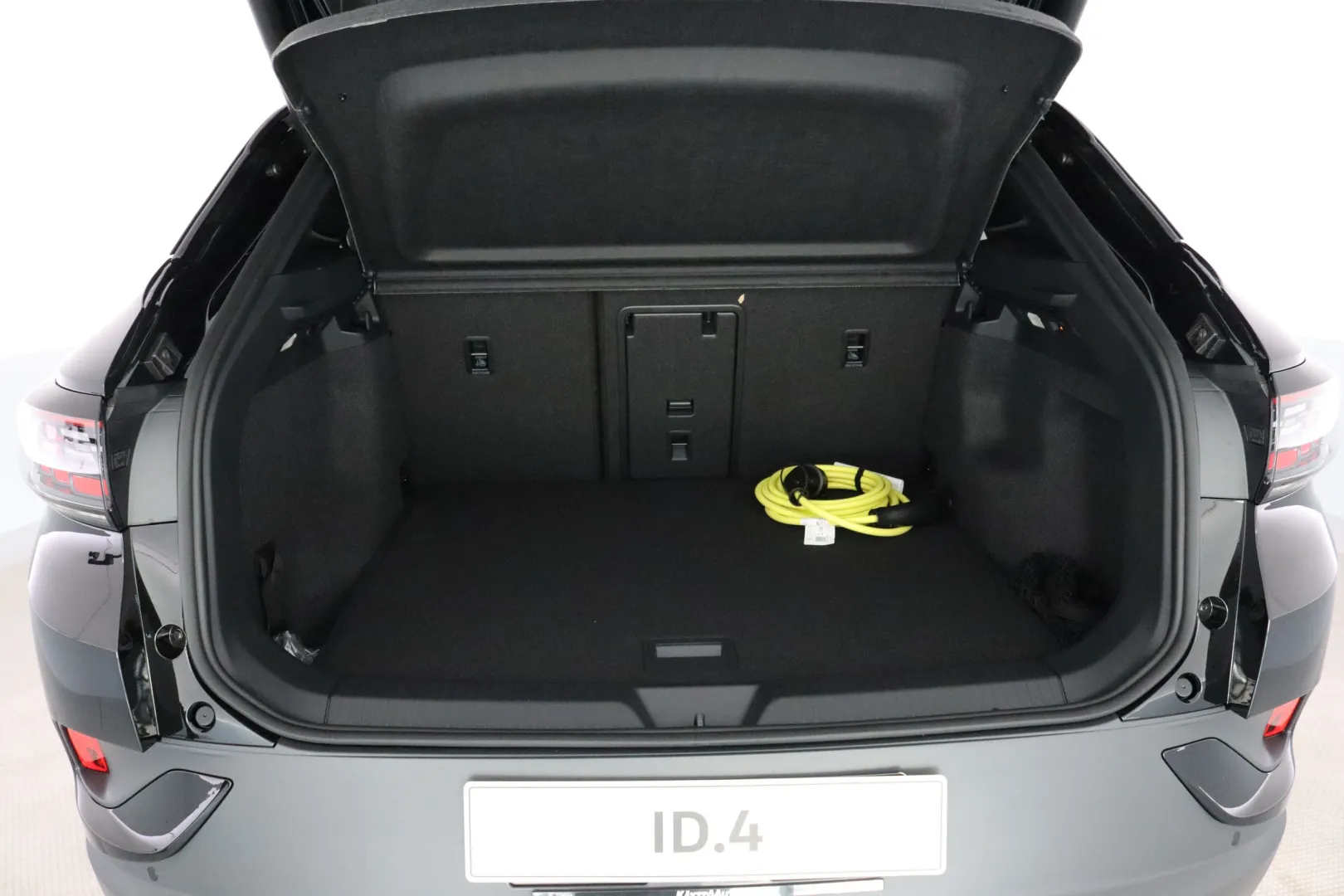 Volkswagen ID.4 YYF-783 carousel image