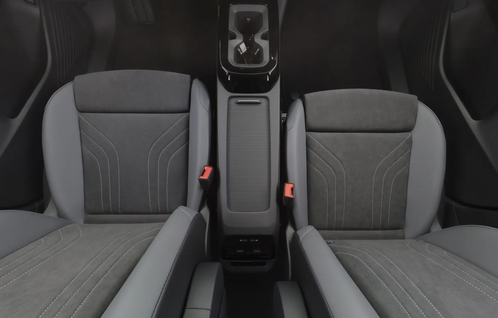 Volkswagen ID.4 YYF-783 carousel image