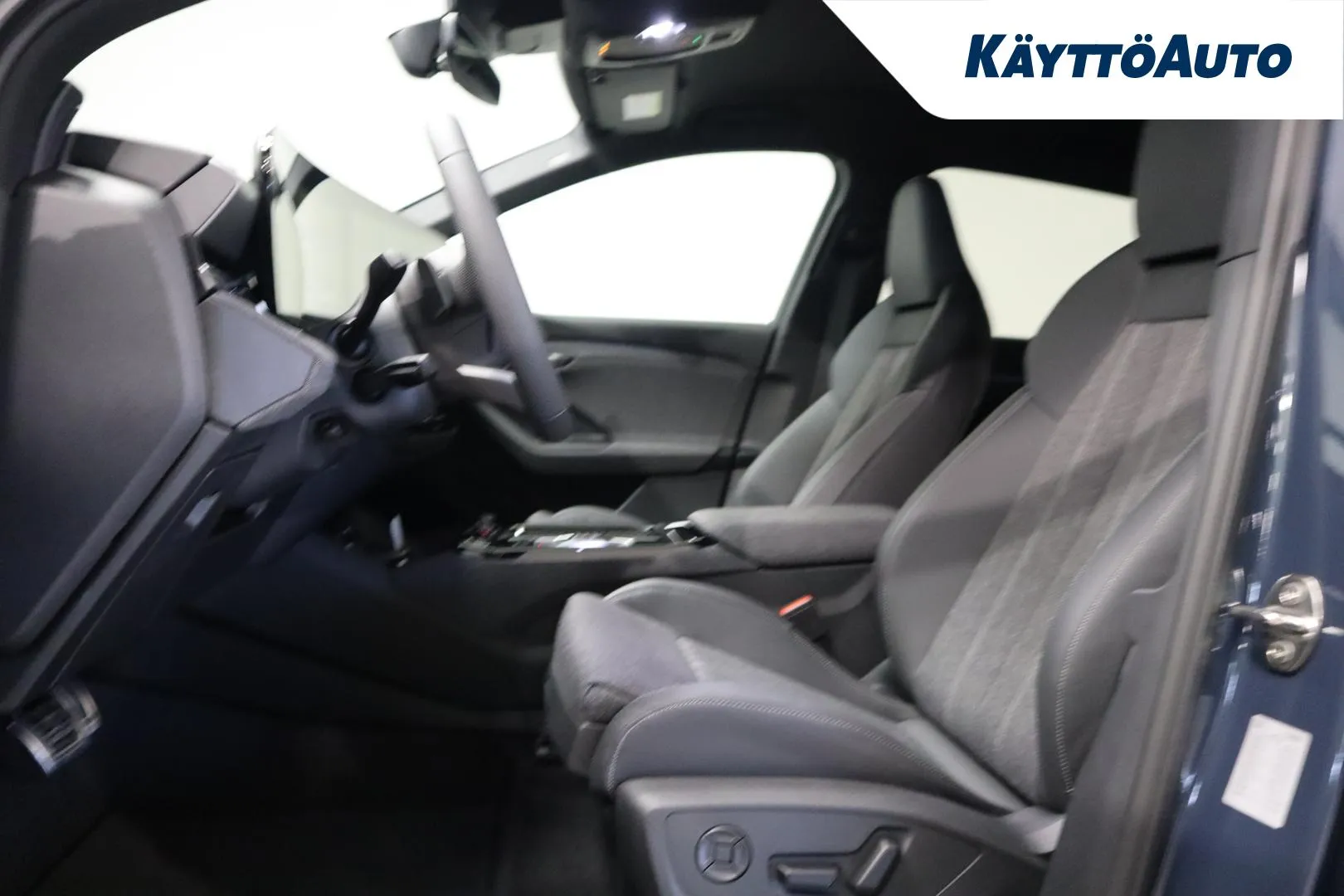 Audi Q6 e-tron YYF-729 carousel image